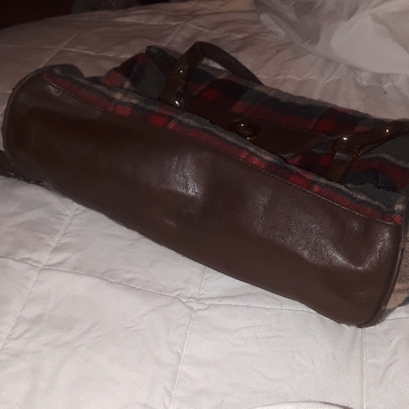 FLASH SALE Tommy Hilfiger purse/ BUNDLE ONLY 2or more items - Picture 6 of 6